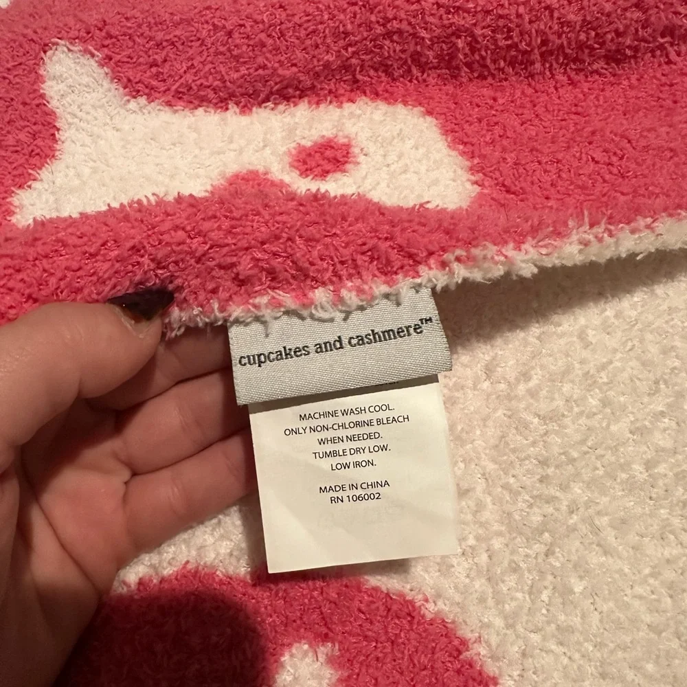 Cupcakes & Cashmere Hot Pink and White Ghost Throw - Picture 3 of 3